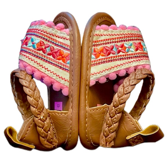 CARTER’S Girls Embroidered Strap Sandalsㅣsize NBㅣVery Good Used Condition - Picture 5 of 11